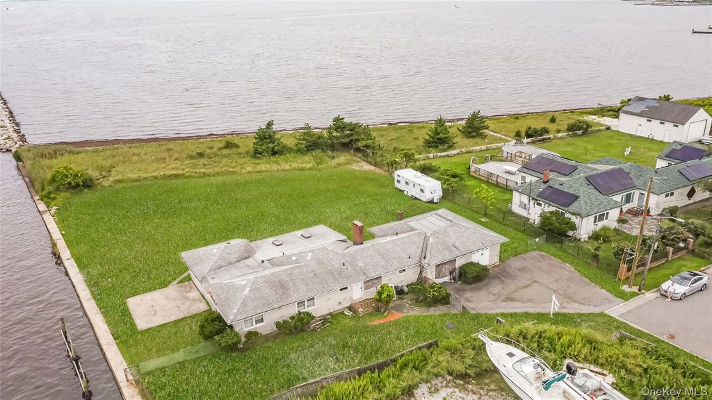 84 Sunset Lane, Patchogue, NY 11772