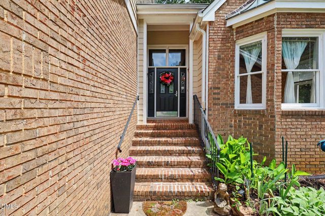 10001 Goodview Court, Raleigh, NC 27613