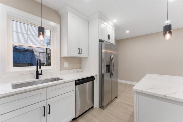 54 Diamond Street, Providence, RI 02907