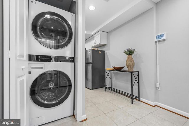 907 8TH ST NE, Washington, DC 20002