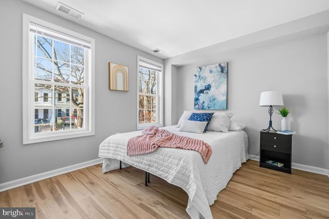 907 8TH ST NE, Washington, DC 20002