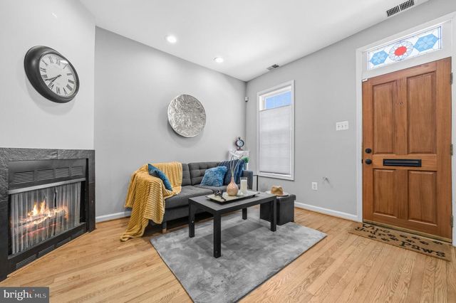 907 8TH ST NE, Washington, DC 20002