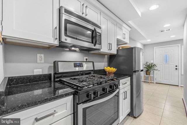 907 8TH ST NE, Washington, DC 20002