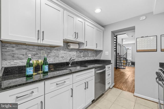 907 8TH ST NE, Washington, DC 20002