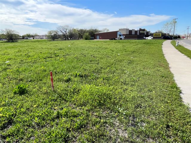 2700 Motley Drive, Mesquite, TX 75150
