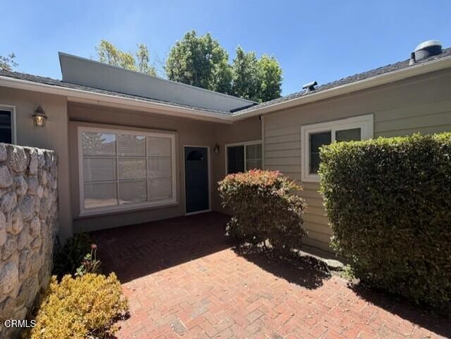 3040 Orange Avenue, La Crescenta, CA 91214