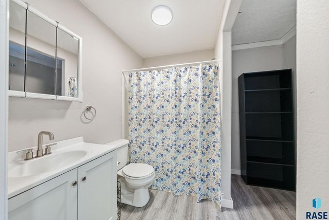 612 W 1st Ave Avenue, Lennox, SD 57039