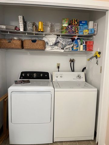 178 Wellman Ave 178, Chelmsford, MA 01863
