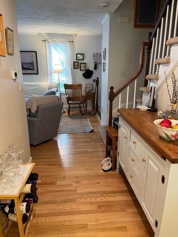 178 Wellman Ave 178, Chelmsford, MA 01863