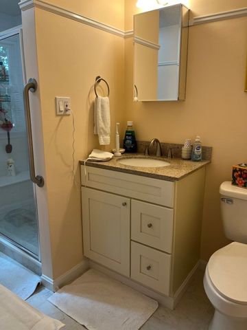 178 Wellman Ave 178, Chelmsford, MA 01863