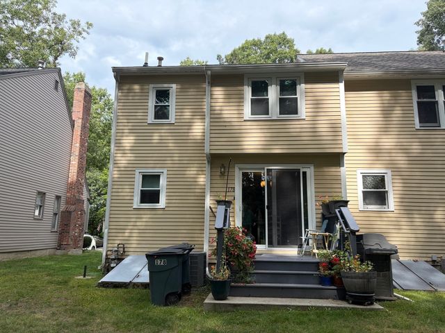 178 Wellman Ave 178, Chelmsford, MA 01863