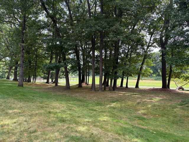 178 Wellman Ave 178, Chelmsford, MA 01863