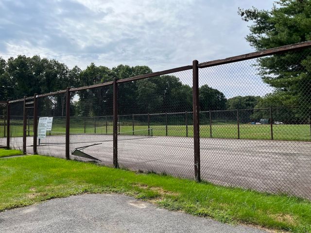 178 Wellman Ave 178, Chelmsford, MA 01863