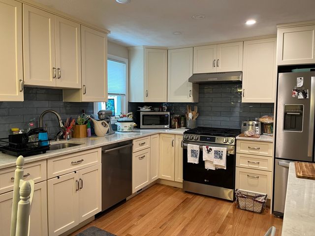 178 Wellman Ave 178, Chelmsford, MA 01863