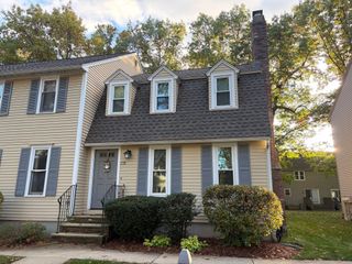 178 Wellman Ave 178, Chelmsford, MA 01863