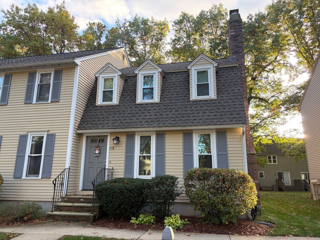 178 Wellman Ave 178, Chelmsford, MA 01863