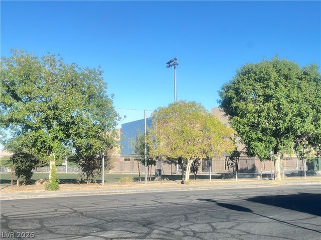 592 Sea Shell Lane, Las Vegas, NV 89110
