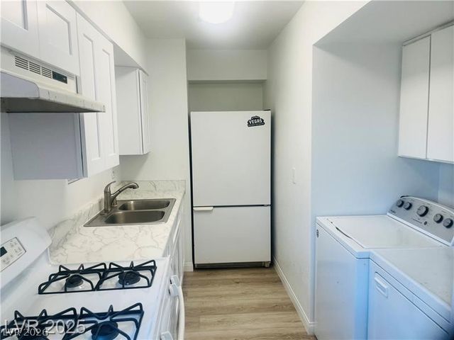 592 Sea Shell Lane, Las Vegas, NV 89110