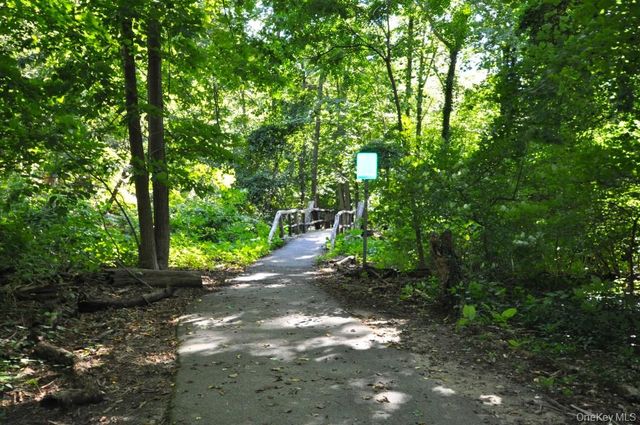 142 Garth Road 1C, Scarsdale, NY 10583