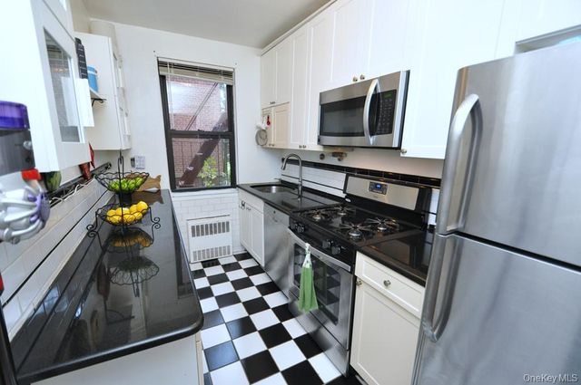 142 Garth Road 1C, Scarsdale, NY 10583