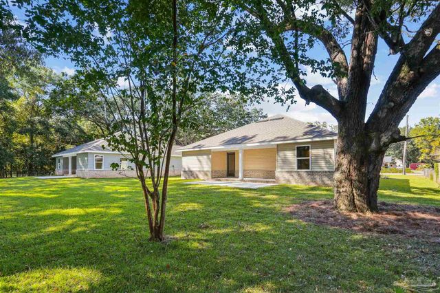 5051 Hartley Dr, Milton, FL 32571