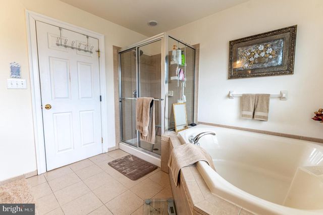 4415 CROSSWINDS DR, Easton, PA 18045