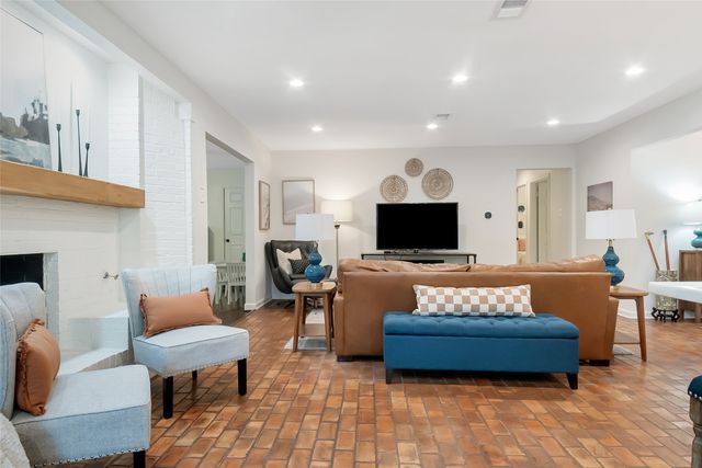 7705 El Pensador Drive, Dallas, TX 75248