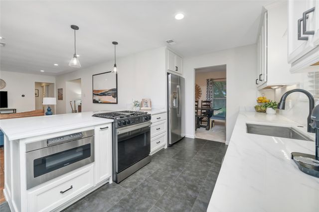 7705 El Pensador Drive, Dallas, TX 75248