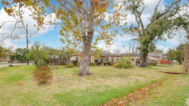 6601 Teluco Street, Houston, TX 77055