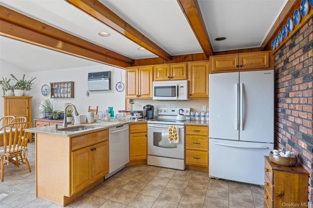 2436 Hempstead Lane, Wantagh, NY 11793