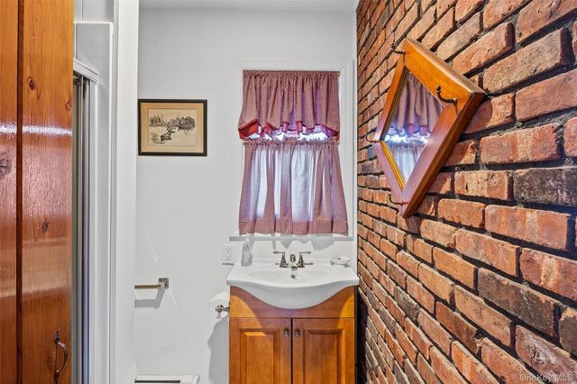 2436 Hempstead Lane, Wantagh, NY 11793