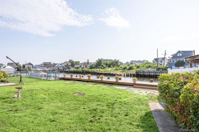 2436 Hempstead Lane, Wantagh, NY 11793