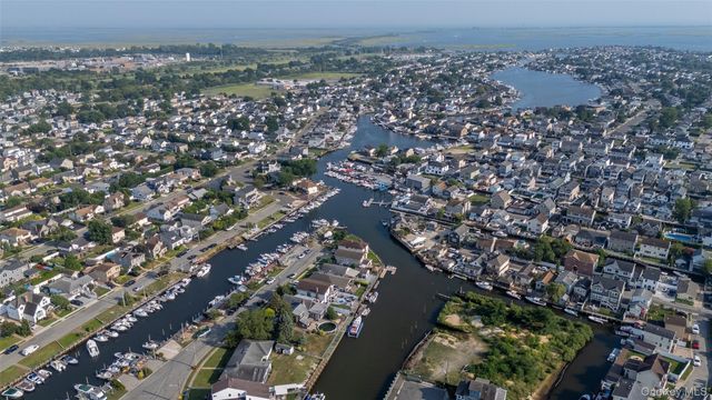 2436 Hempstead Lane, Wantagh, NY 11793