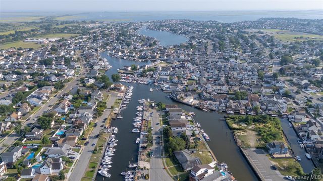 2436 Hempstead Lane, Wantagh, NY 11793