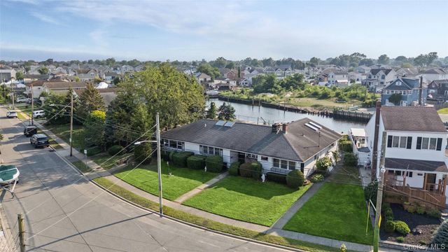 2436 Hempstead Lane, Wantagh, NY 11793