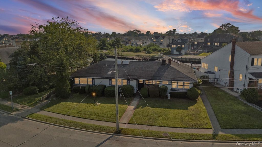 2436 Hempstead Lane, Wantagh, NY 11793