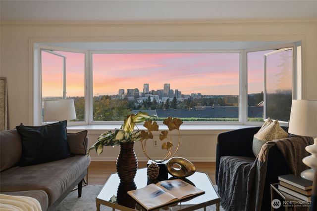 12168 SE 17th Place, Bellevue, WA 98005