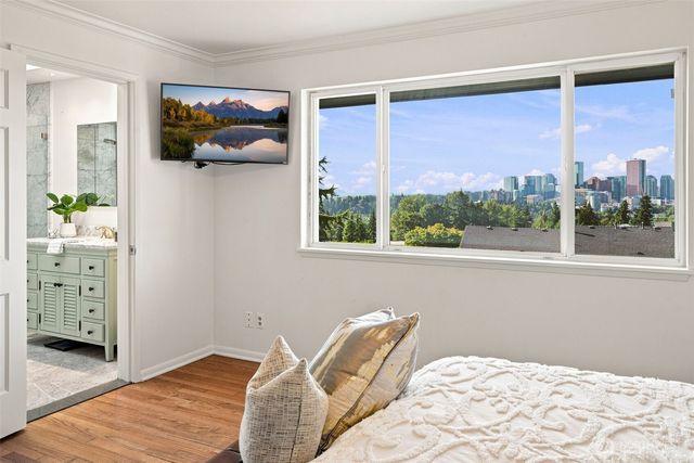 12168 SE 17th Place, Bellevue, WA 98005