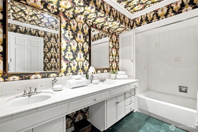 12168 SE 17th Place, Bellevue, WA 98005