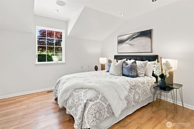 12168 SE 17th Place, Bellevue, WA 98005