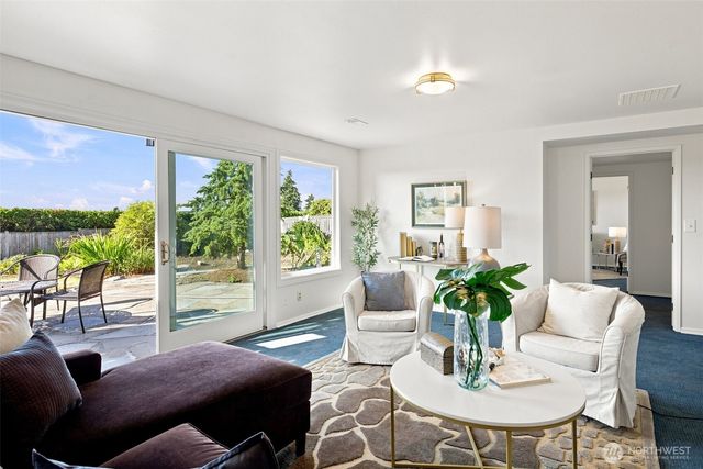 12168 SE 17th Place, Bellevue, WA 98005