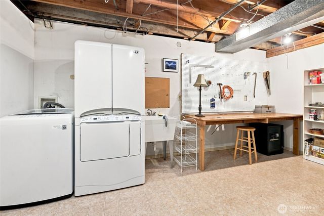 12168 SE 17th Place, Bellevue, WA 98005