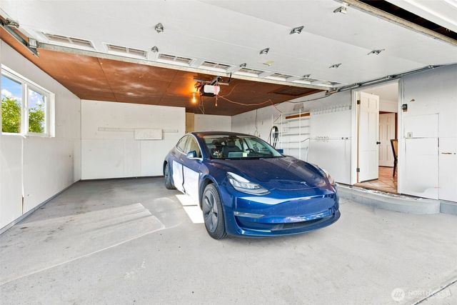 12168 SE 17th Place, Bellevue, WA 98005