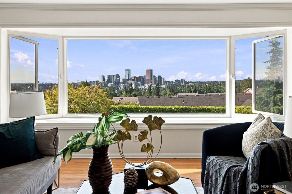 12168 SE 17th Place, Bellevue, WA 98005