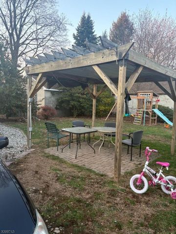 339 N 8Th Ave, Manville Boro, NJ 08835