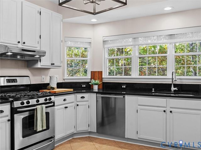 4115 Glouster Ln, Fredericksburg, VA 22408