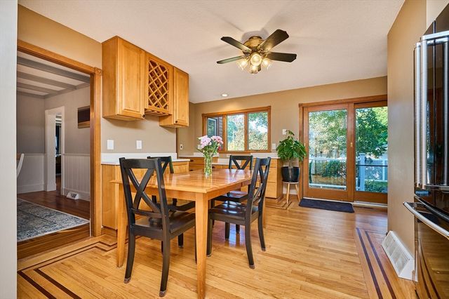 11 Glendale St, Easthampton, MA 01027