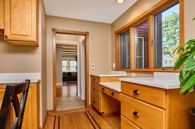 11 Glendale St, Easthampton, MA 01027