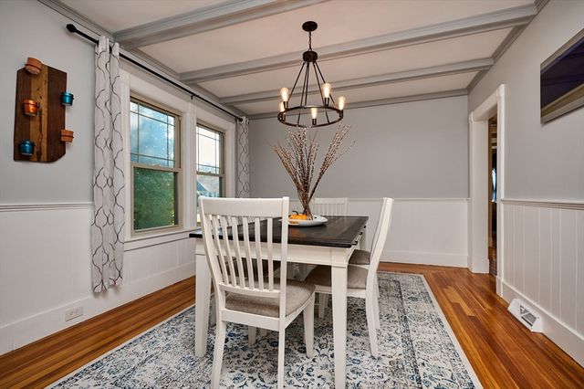 11 Glendale St, Easthampton, MA 01027