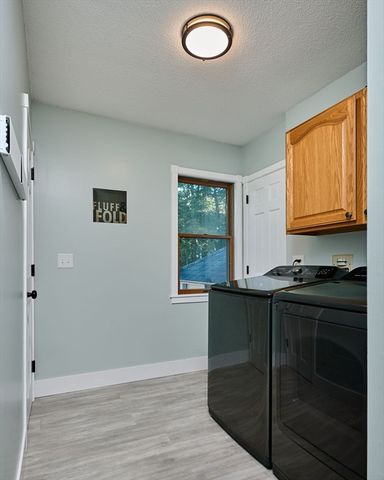 11 Glendale St, Easthampton, MA 01027